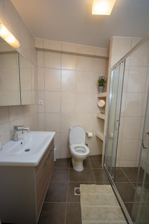 Spacious Fully Equipped 3Bd 2Bath Apt In The Heart Of City With Balconies Ac And Fast Wifi #1 Kandiye Dış mekan fotoğraf